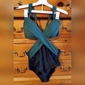 Cupshe Green and Black One Piece Swimsuit